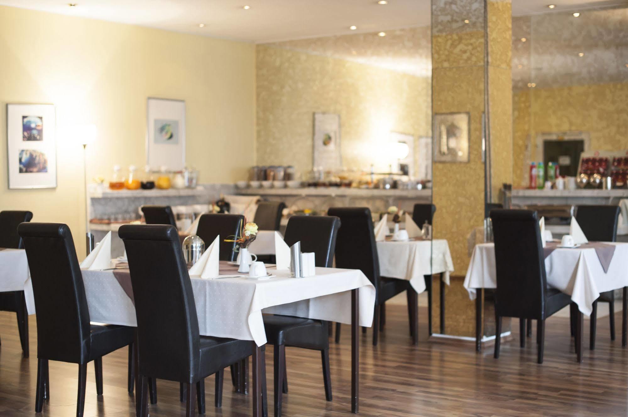 Stargaze Forum Hotel Duesseldorf-הילדן מראה חיצוני תמונה